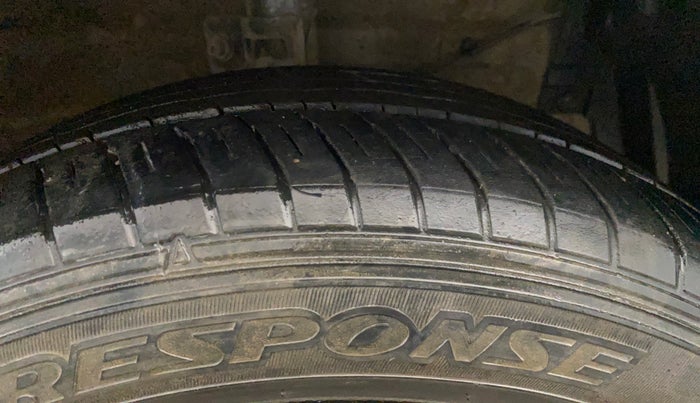 2017 Maruti Ertiga VXI, Petrol, Manual, 75,137 km, Right Front Tyre Tread