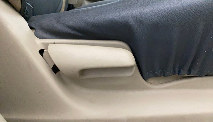 2017 Maruti Ertiga VXI, Petrol, Manual, 75,137 km, Driver Side Adjustment Panel