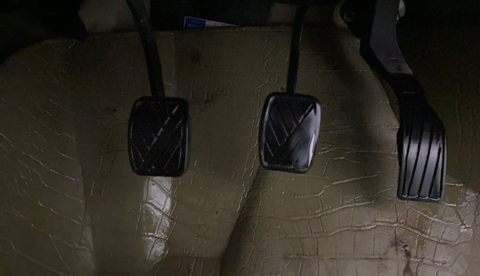 2017 Maruti Ertiga VXI, Petrol, Manual, 75,137 km, Pedals