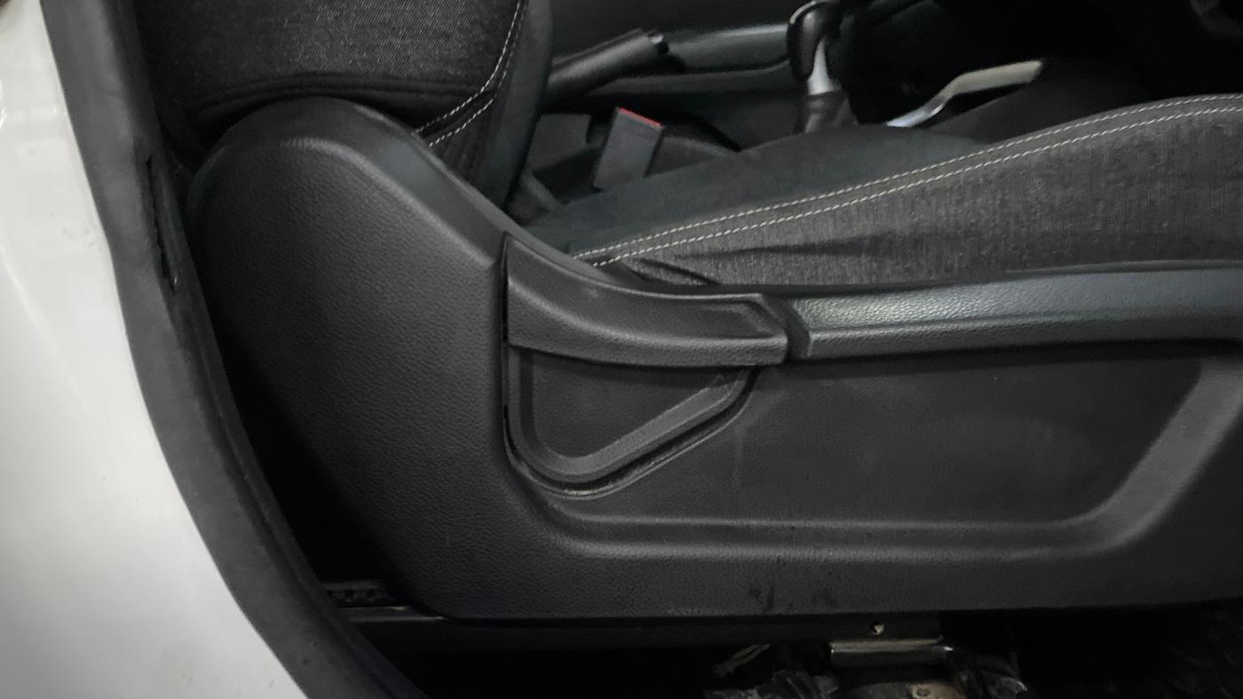 2021 KIA SONET HTE 1.5, Diesel, Manual, 88,138 km, Driver Side Adjustment Panel