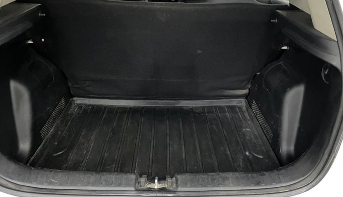 2021 KIA SONET HTE 1.5, Diesel, Manual, 88,175 km, Boot Inside