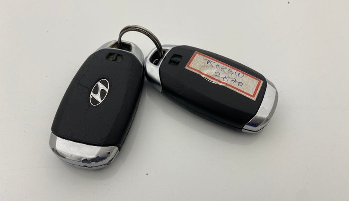 2019 Hyundai Verna 1.6 VTVT SX, Petrol, Manual, 1,30,233 km, Key Close Up