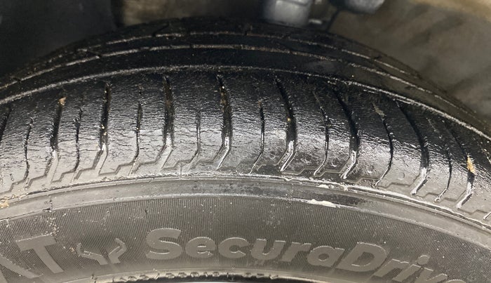 2019 Hyundai Verna 1.6 VTVT SX, Petrol, Manual, 1,30,233 km, Left Front Tyre Tread