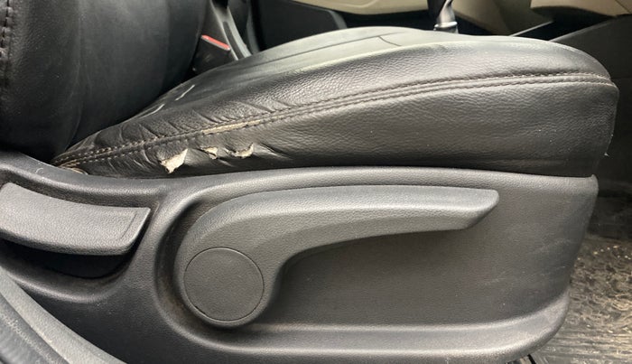 2019 Hyundai Verna 1.6 VTVT SX, Petrol, Manual, 1,30,233 km, Driver Side Adjustment Panel