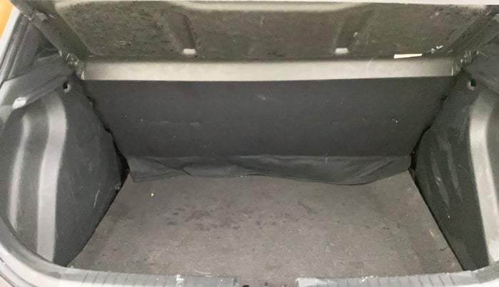 2018 Hyundai Elite i20 SPORTZ 1.2, Petrol, Manual, 68,788 km, Boot Inside