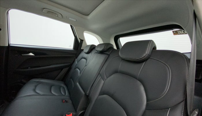 2020 MG HECTOR SHARP HYBRID 1.5 PETROL, Petrol, Manual, 39,915 km, Right Side Rear Door Cabin