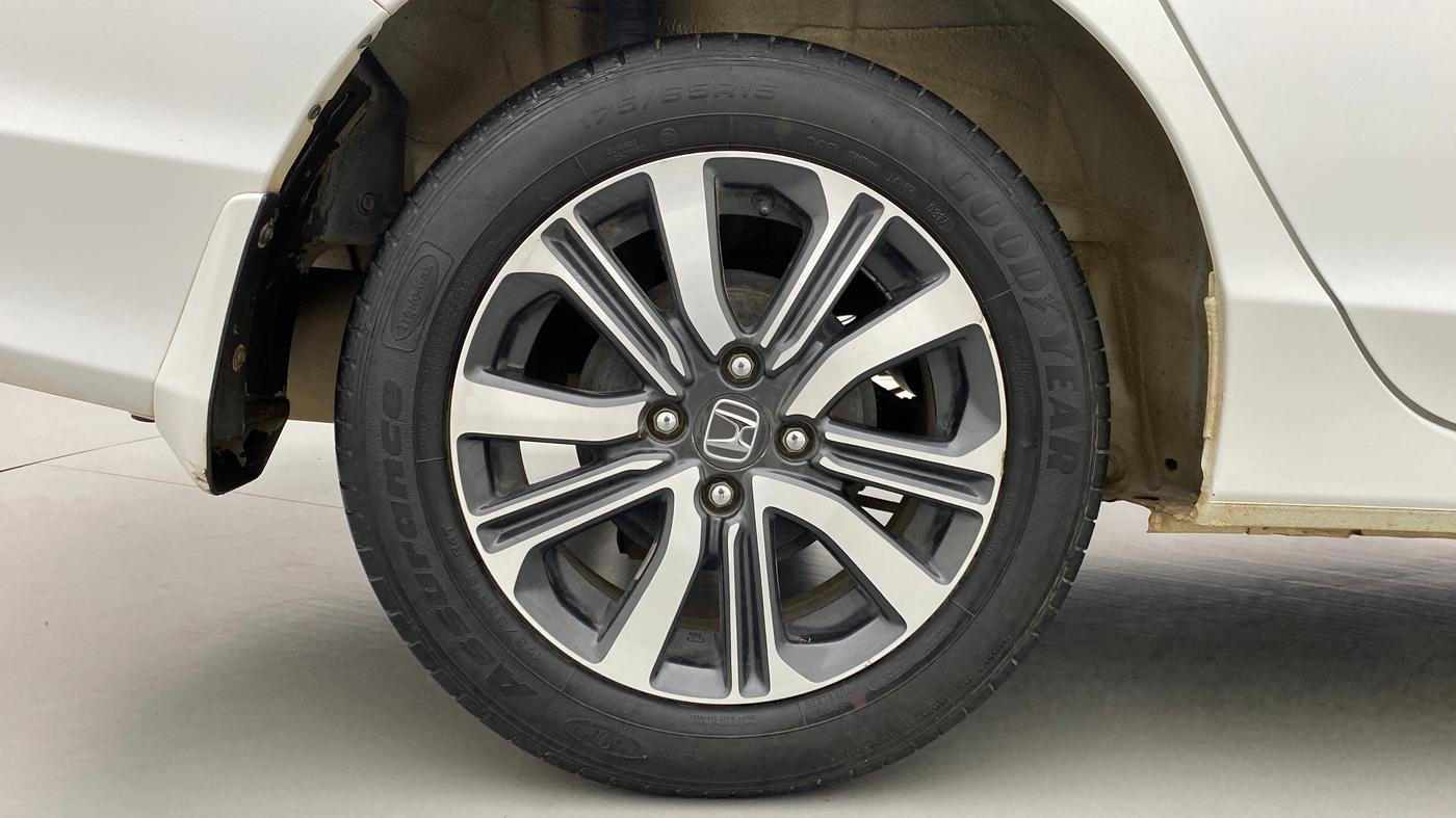 2017 Honda City V MT PETROL, Petrol, Manual, 30,111 km, Right Rear Wheel