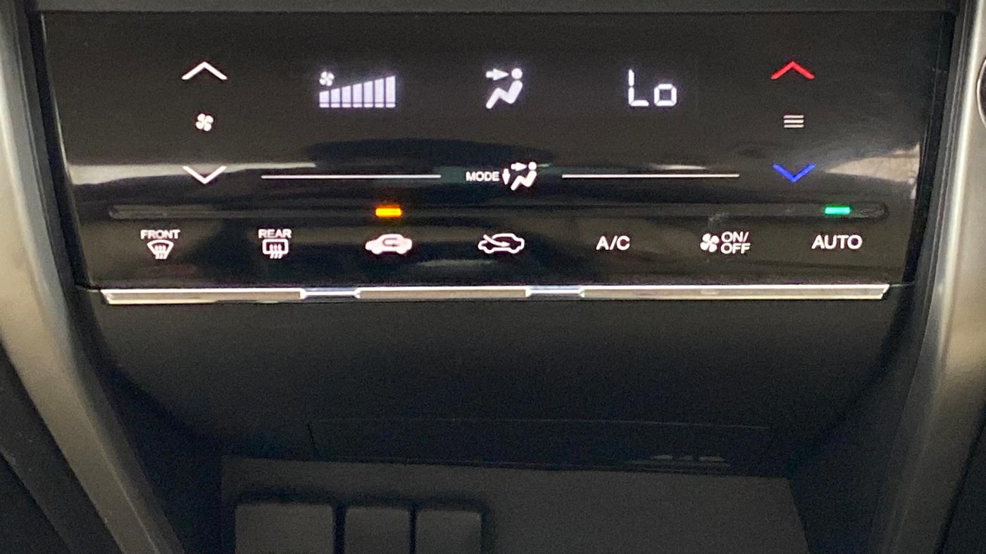 2017 Honda City V MT PETROL, Petrol, Manual, 30,111 km, Automatic Climate Control