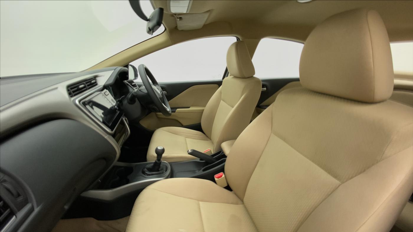 2017 Honda City V MT PETROL, Petrol, Manual, 30,111 km, Right Side Front Door Cabin
