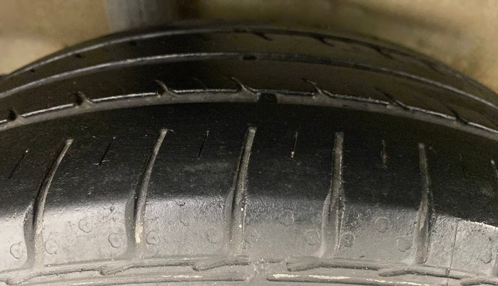 2017 Honda City V MT PETROL, Petrol, Manual, 30,111 km, Right Rear Tyre Tread