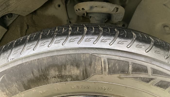2024 KIA CARENS LUXURY PLUS 1.5 DIESEL AT 7 STR, Diesel, Automatic, 8,072 km, Right Front Tyre Tread