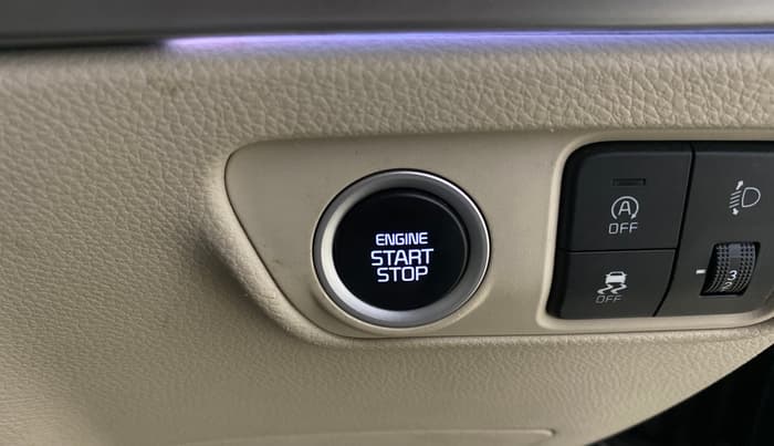 2024 KIA CARENS LUXURY PLUS 1.5 DIESEL AT 7 STR, Diesel, Automatic, 8,072 km, Keyless Start/ Stop Button