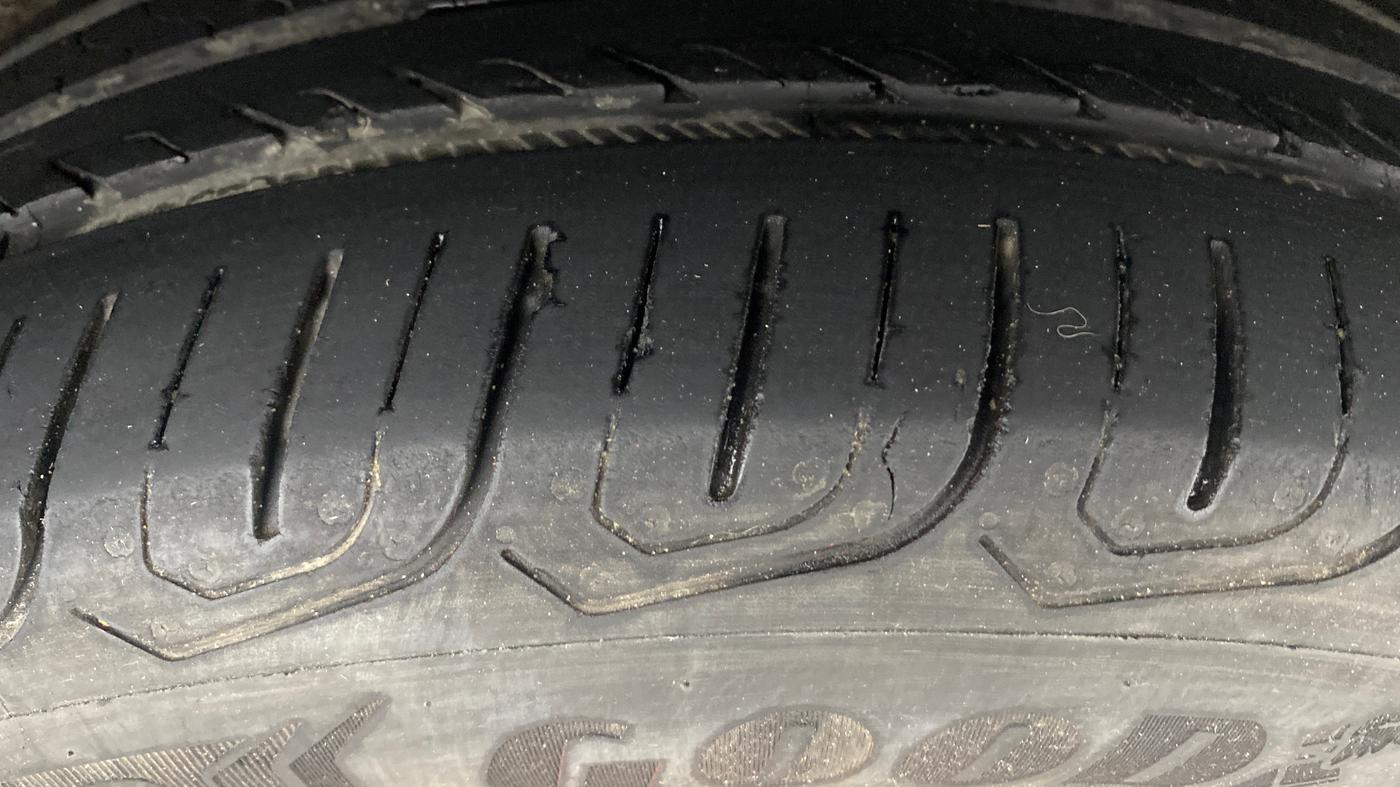 2017 Volkswagen Polo HIGHLINE1.2L, Petrol, Manual, 59,130 km, Left Rear Tyre Tread