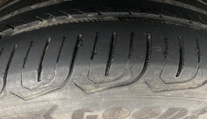 2017 Volkswagen Polo HIGHLINE1.2L, Petrol, Manual, 59,095 km, Left Rear Tyre Tread