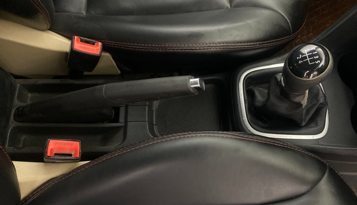 2017 Volkswagen Polo HIGHLINE1.2L, Petrol, Manual, 59,095 km, Gear Lever