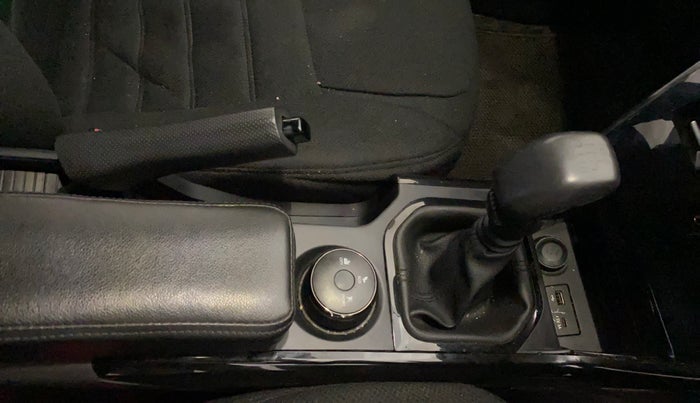 2024 Tata NEXON Creative 1.5 Revotorq 6MT Dark Edition, Diesel, Manual, 20,886 km, Gear Lever