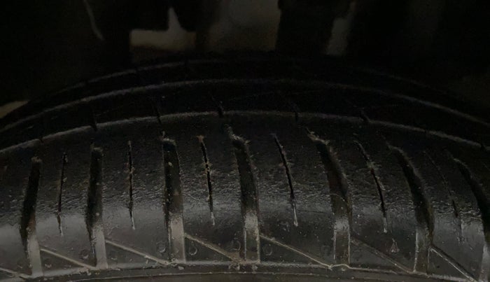 2023 Renault Kwid RXL 1.0, CNG, Manual, 12,856 km, Left Front Tyre Tread