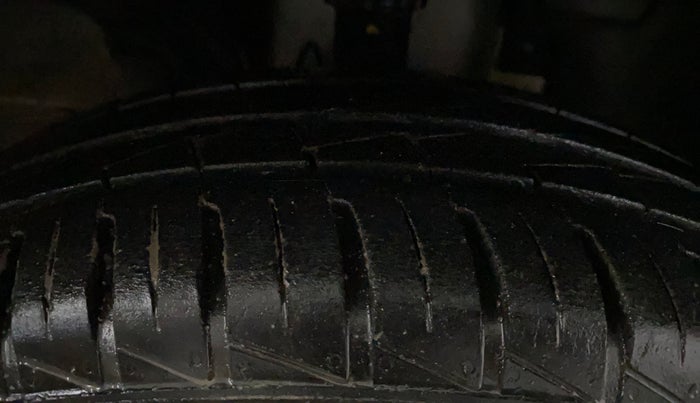 2023 Renault Kwid RXL 1.0, CNG, Manual, 12,856 km, Right Front Tyre Tread