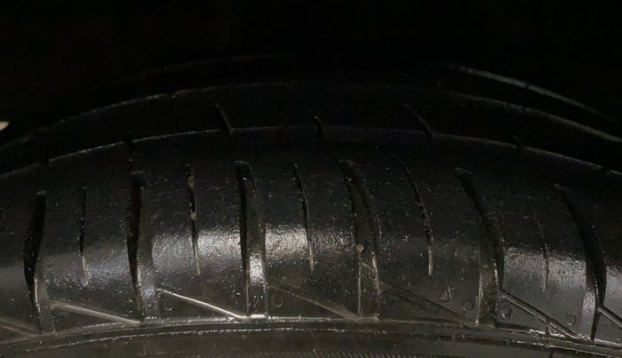 2023 Renault Kwid RXL 1.0, CNG, Manual, 12,856 km, Right Rear Tyre Tread