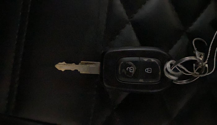 2023 Renault Kwid RXL 1.0, CNG, Manual, 12,856 km, Key Close Up