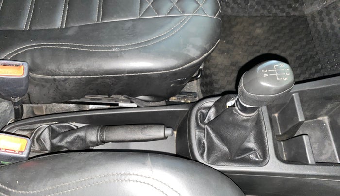 2023 Renault Kwid RXL 1.0, CNG, Manual, 12,856 km, Gear Lever