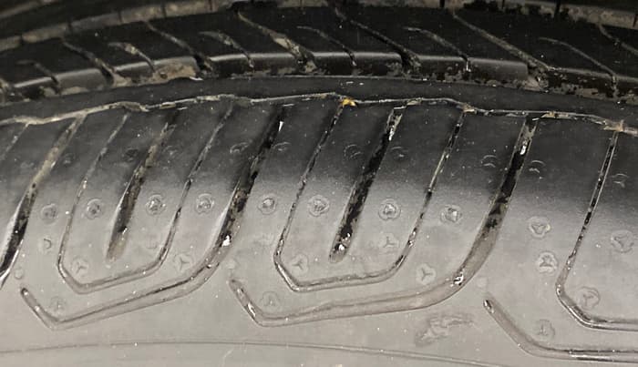 2021 Skoda KUSHAQ STYLE 1.0L TSI AT, Petrol, Automatic, 98,376 km, Right Rear Tyre Tread