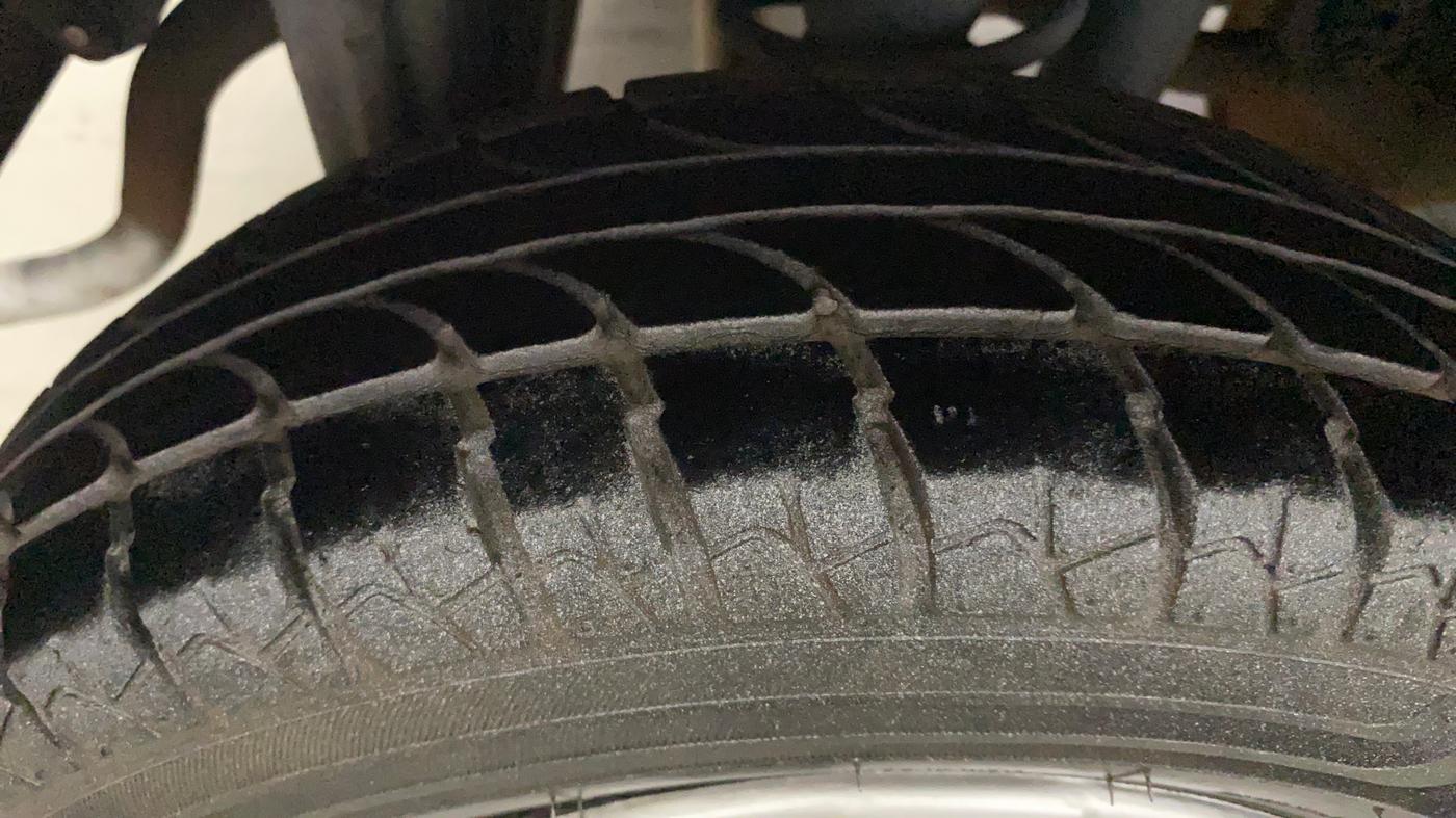 2014 Maruti Alto 800 LXI, Petrol, Manual, 63,517 km, Right Rear Tyre Tread