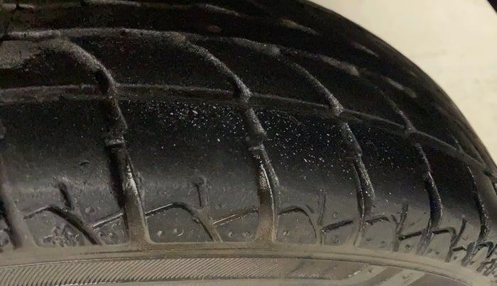 2014 Maruti Alto 800 LXI, Petrol, Manual, 63,515 km, Left Rear Tyre Tread