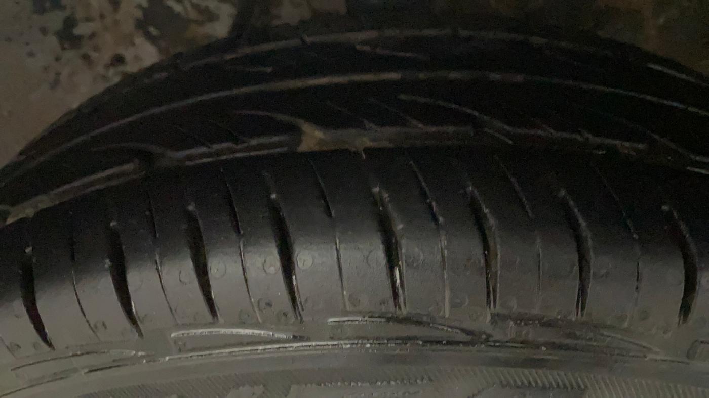 2014 Maruti Alto 800 LXI, Petrol, Manual, 63,517 km, Right Front Tyre Tread