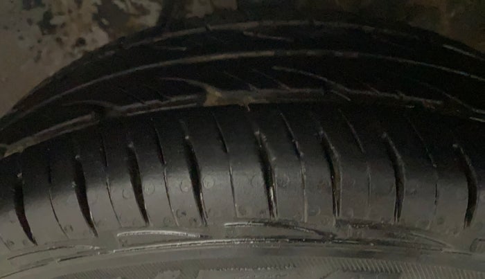 2014 Maruti Alto 800 LXI, Petrol, Manual, 63,515 km, Right Front Tyre Tread