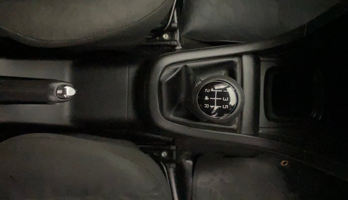 2017 Maruti Swift VXI O, Petrol, Manual, 37,485 km, Gear Lever