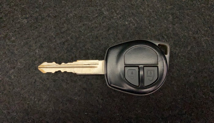 2017 Maruti Swift VXI O, Petrol, Manual, 37,485 km, Key Close Up