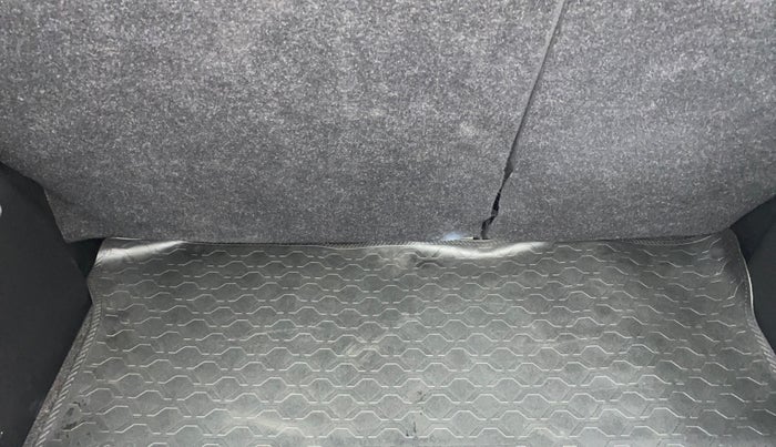 2017 Maruti Swift VXI O, Petrol, Manual, 37,485 km, Boot Inside