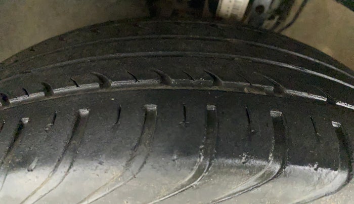 2018 Volkswagen Vento HIGHLINE PLUS 1.2 AT 16 ALLOY, Petrol, Automatic, 43,624 km, Left Front Tyre Tread