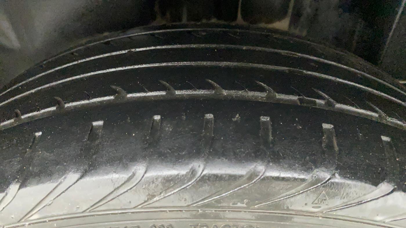 2018 Volkswagen Vento HIGHLINE PLUS 1.2 AT 16 ALLOY, Petrol, Automatic, 43,624 km, Left Rear Tyre Tread