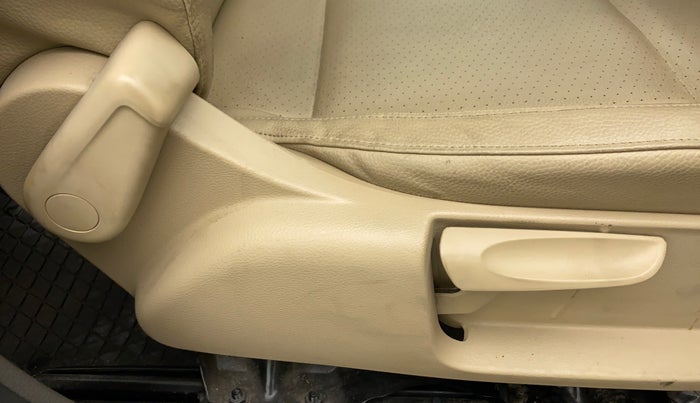 2018 Volkswagen Vento HIGHLINE PLUS 1.2 AT 16 ALLOY, Petrol, Automatic, 43,624 km, Driver Side Adjustment Panel