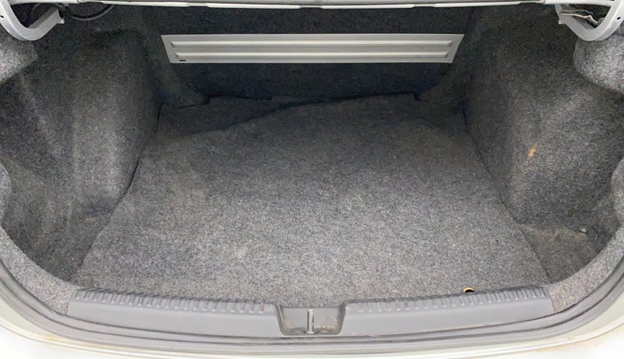 2018 Volkswagen Vento HIGHLINE PLUS 1.2 AT 16 ALLOY, Petrol, Automatic, 43,624 km, Boot Inside