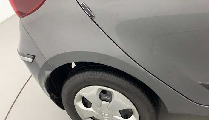2022 Tata Tiago XT CNG, CNG, Manual, 49,959 km, Right quarter panel - Minor scratches