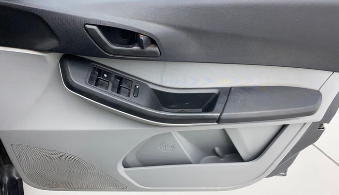 2022 Tata Tiago XT CNG, CNG, Manual, 49,959 km, Driver Side Door Panels Control