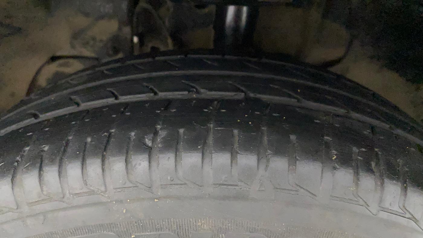 2022 Tata Tiago XT CNG, CNG, Manual, 49,959 km, Left Front Tyre Tread