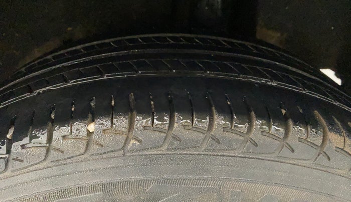 2017 Maruti Baleno DELTA PETROL 1.2, Petrol, Manual, 71,475 km, Left Rear Tyre Tread