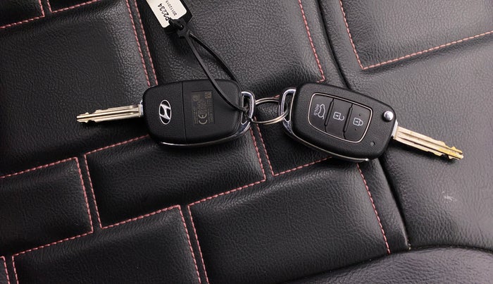 2019 Hyundai Creta E PLUS 1.6 PETROL, Petrol, Manual, 45,377 km, Key Close Up