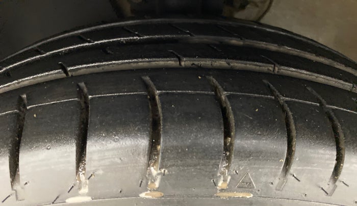 2010 Volkswagen Polo COMFORTLINE 1.2L PETROL, Petrol, Manual, 91,696 km, Left Front Tyre Tread