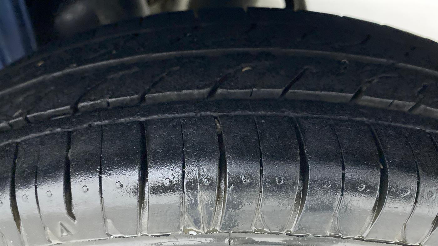 2015 Maruti Alto 800 LXI, Petrol, Manual, 82,708 km, Left Rear Tyre Tread
