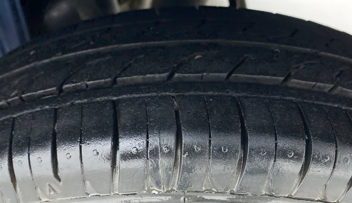 2015 Maruti Alto 800 LXI, Petrol, Manual, 82,708 km, Left Rear Tyre Tread
