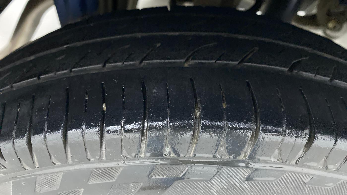 2015 Maruti Alto 800 LXI, Petrol, Manual, 82,708 km, Right Rear Tyre Tread