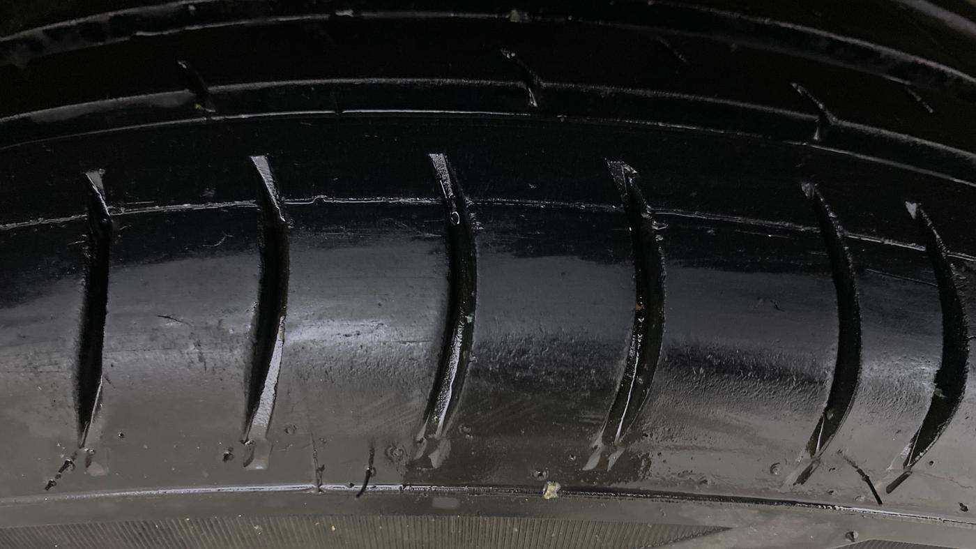 2013 Maruti Eeco 5 STR WITH A/C+HTR, Petrol, Manual, 77,474 km, Left Rear Tyre Tread