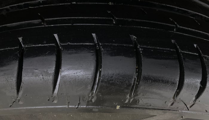 2013 Maruti Eeco 5 STR WITH A/C+HTR, Petrol, Manual, 77,474 km, Left Rear Tyre Tread