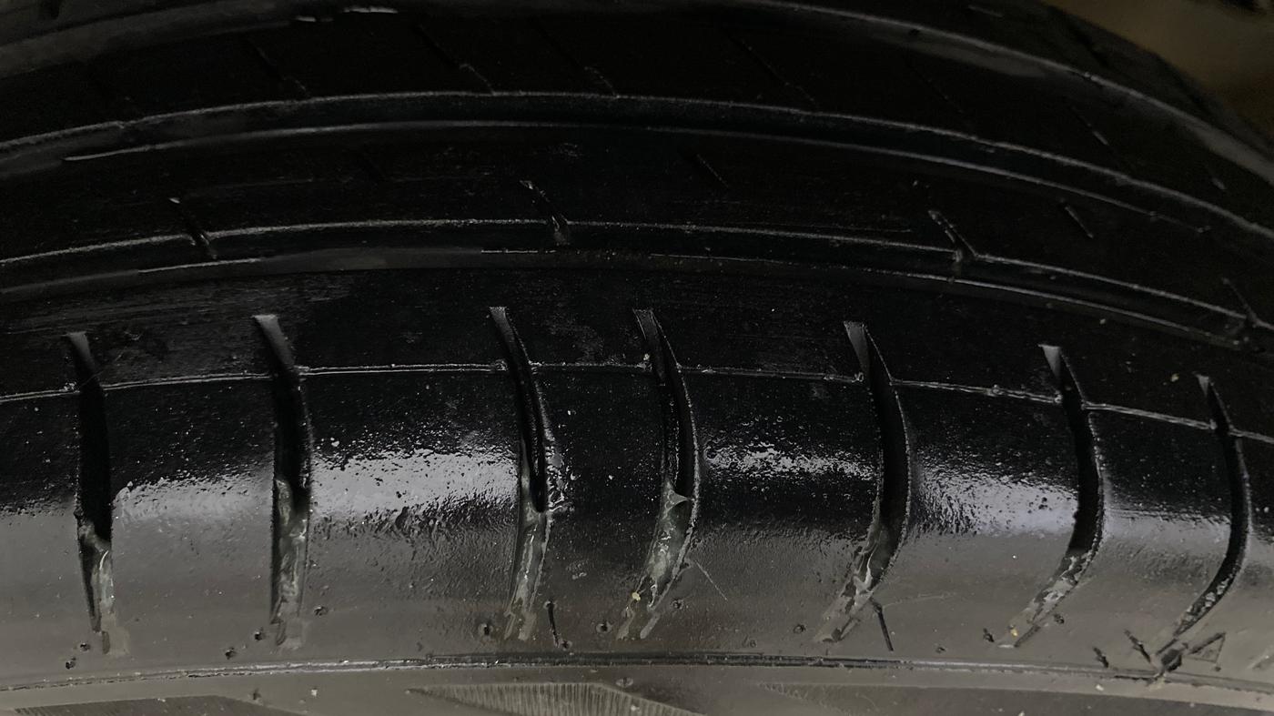 2013 Maruti Eeco 5 STR WITH A/C+HTR, Petrol, Manual, 77,474 km, Right Rear Tyre Tread