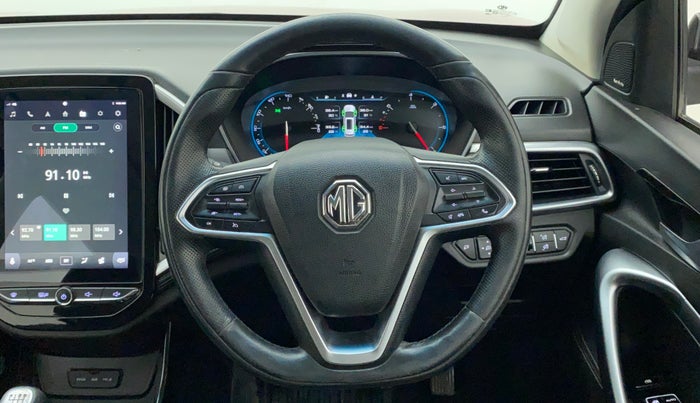 2020 MG HECTOR SHARP 2.0 DIESEL DUAL TONE, Diesel, Manual, 63,301 km, Steering Wheel Close Up